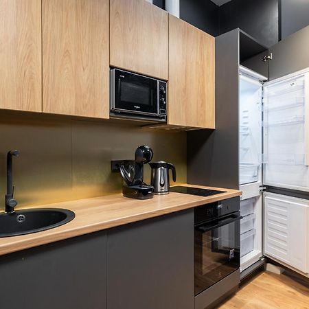 Lienes Iela Gem 1Br Apartment With Fireplace In Historic Unesco Center Riga Eksteriør bilde
